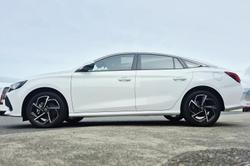 2024 MG MG5 Essence MY24 Dover White