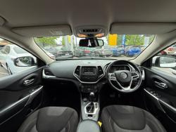 2017 Jeep
Cherokee Longitude