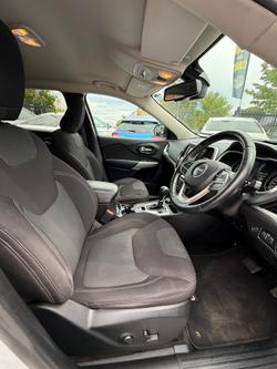 2017 Jeep
Cherokee Longitude