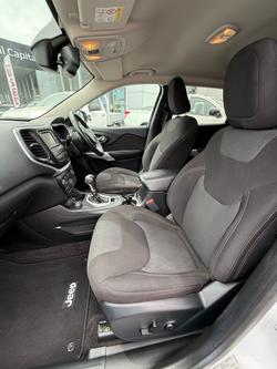 2017 Jeep
Cherokee Longitude