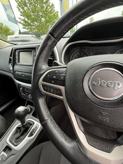 2017 Jeep
Cherokee Longitude