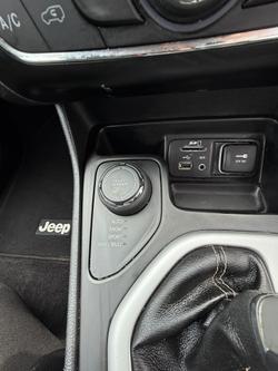 2017 Jeep
Cherokee Longitude