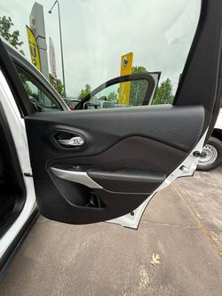 2017 Jeep
Cherokee Longitude