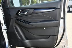 2025 Isuzu MU-X LS-T