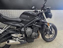 2019 Triumph STREET TRIPLE S 660 LAMS BLACK