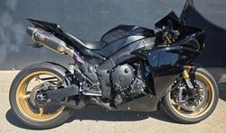2010 Yamaha YZF-R1 BLACK