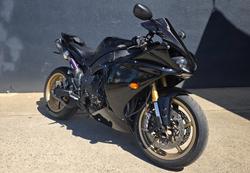 2010 Yamaha YZF-R1 BLACK