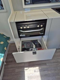 2025 New Age Caravans Road Owl Ro21be Escape My25.5 Family Bunk Van