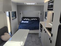 2025 New Age Caravans Road Owl Escape 21Ft Bunk Ensuite Ro21be Full Composite