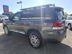 2017 Toyota Landcruiser VX