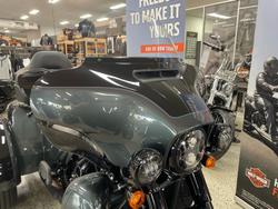 2025 Harley-Davidson Tri Glide Ultra 114 (FLHTCUTG) Trike Black