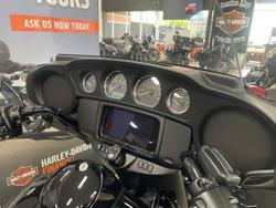 2025 Harley-Davidson Tri Glide Ultra 114 (FLHTCUTG) Trike Black