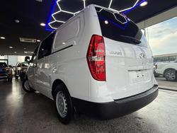 2019 Hyundai
                iLoad 