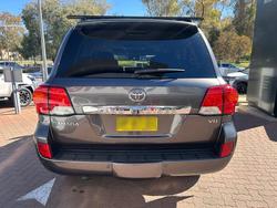 2015 Toyota Landcruiser Sahara VDJ200R MY13 4X4 Dual Range Graphite