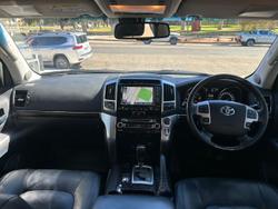 2015 Toyota Landcruiser Sahara VDJ200R MY13 4X4 Dual Range Graphite