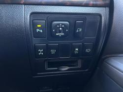 2015 Toyota Landcruiser Sahara VDJ200R MY13 4X4 Dual Range Graphite