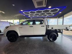 2018 Toyota
                Hilux SR