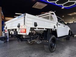 2018 Toyota
                Hilux SR