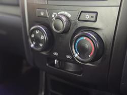 2019 Isuzu
                D-MAX SX