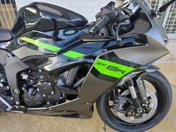 2025 Kawasaki NINJA ZX-6R (636) GRAYSTONE/FURNACE ORANGE