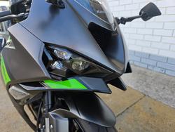 2025 Kawasaki NINJA ZX-6R (636) GRAYSTONE/FURNACE ORANGE