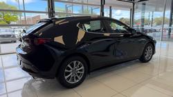 2025 Mazda 3 G20 Pure