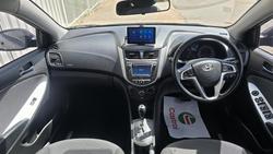 2014 Hyundai
                Accent SR