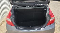 2014 Hyundai
                Accent SR