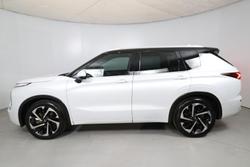 2023 Mitsubishi Outlander Exceed