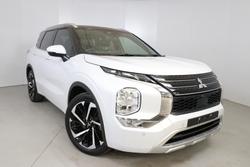 2023 Mitsubishi Outlander Exceed