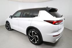 2023 Mitsubishi Outlander Exceed