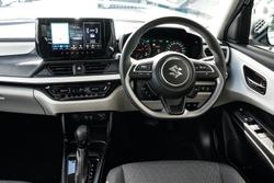 2024 Suzuki Swift Hybrid Plus