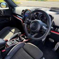 2020 MINI
Countryman Cooper S