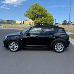 2020 MINI
Countryman Cooper S