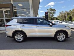 2021 Mitsubishi
Outlander LS