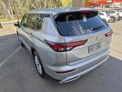 2021 Mitsubishi
                Outlander LS