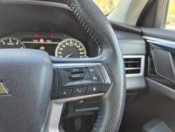 2021 Mitsubishi
Outlander LS