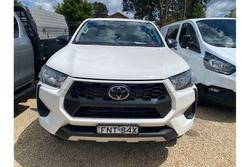 2024 Toyota Hilux SR 48V