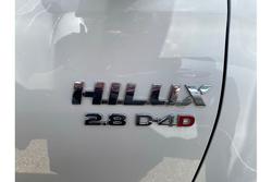 2024 Toyota Hilux SR 48V