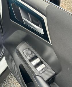 2022 Mitsubishi
Outlander ES