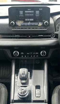 2022 Mitsubishi
Outlander ES