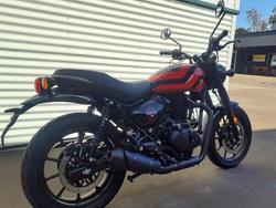 2025 Royal Enfield Hunter 350 Hunter Red