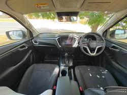 2021 Isuzu D-MAX LS-M