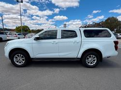 2021 Isuzu D-MAX LS-M