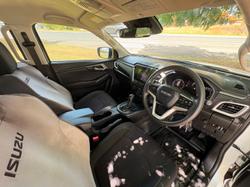 2021 Isuzu D-MAX LS-M