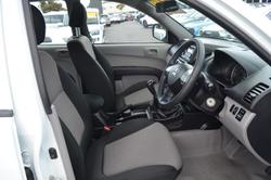 2013 Mitsubishi Triton GLX