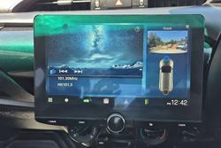 2017 Toyota
Hilux SR