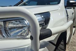 2017 Toyota
Hilux SR