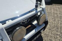 2017 Toyota
Hilux SR