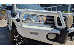 2017 Toyota
Hilux SR
